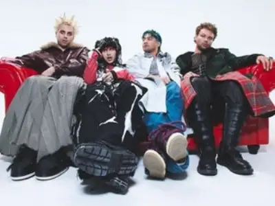 5 Seconds of Summer - UPGRADE ‘BITE THE APPLE’ (entrada no incluida)